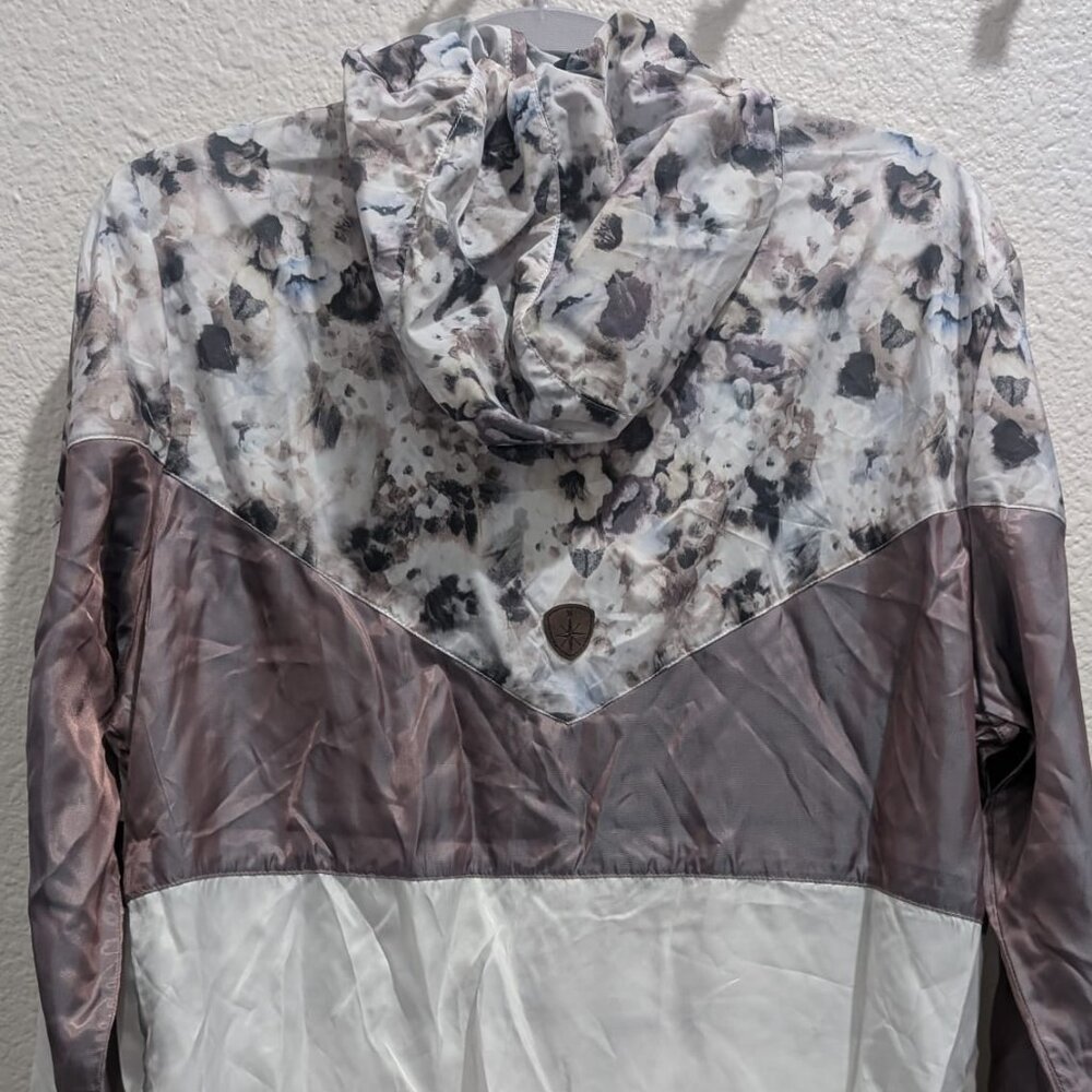 Boundless North Windbreaker